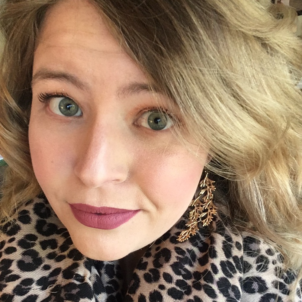 Meet your Posher, Emily